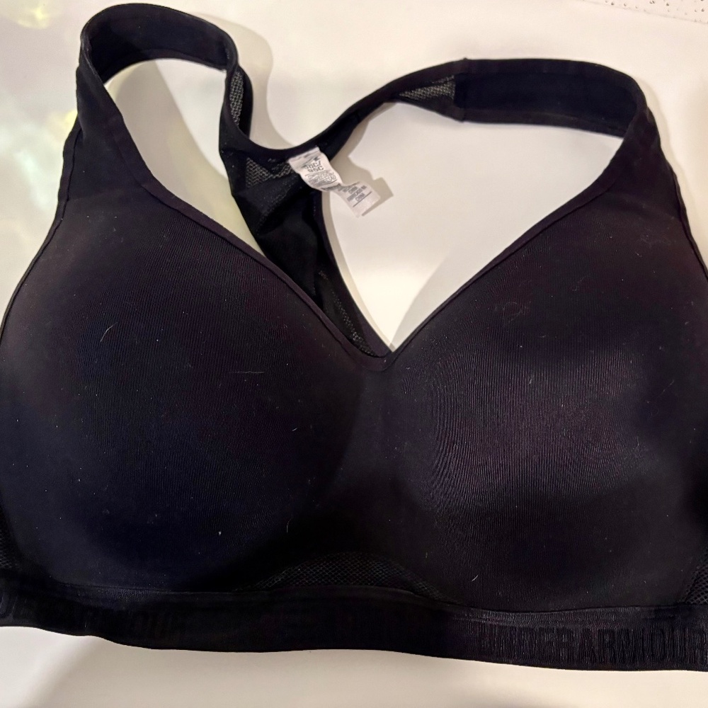 Black Underarmour 36c sports bra